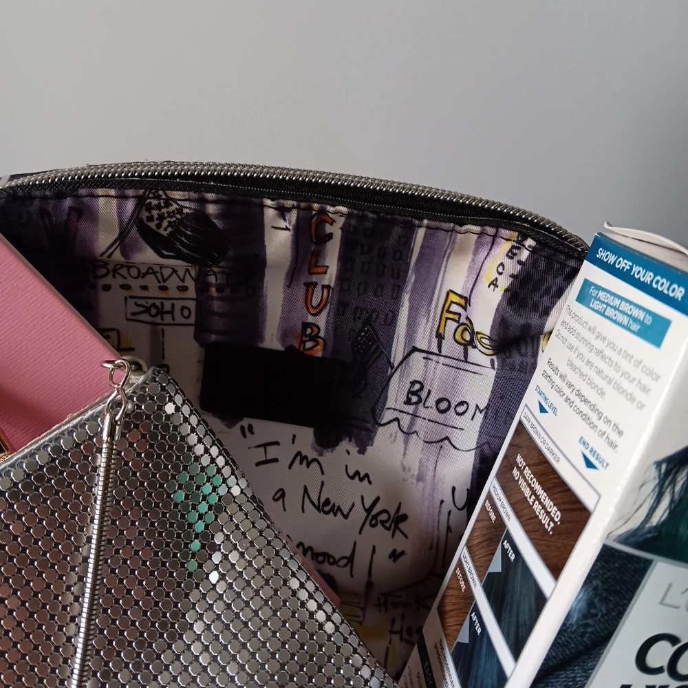 10 Gift Lot Beauty, Bag & Accessories Curated Christmas Gift Basket L'Oreal Izak - Picture 4 of 16